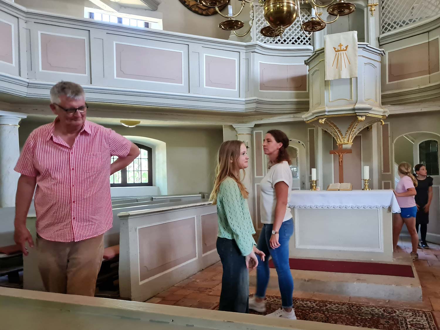 Golzow, Kirche Golzow, Rochow-Grundschule, Rochow-Theater