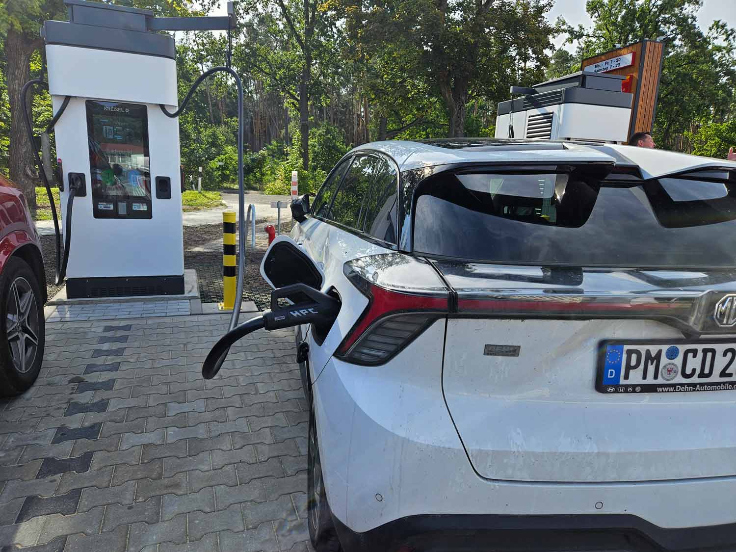 Damsdorf, E-Ladesäulen