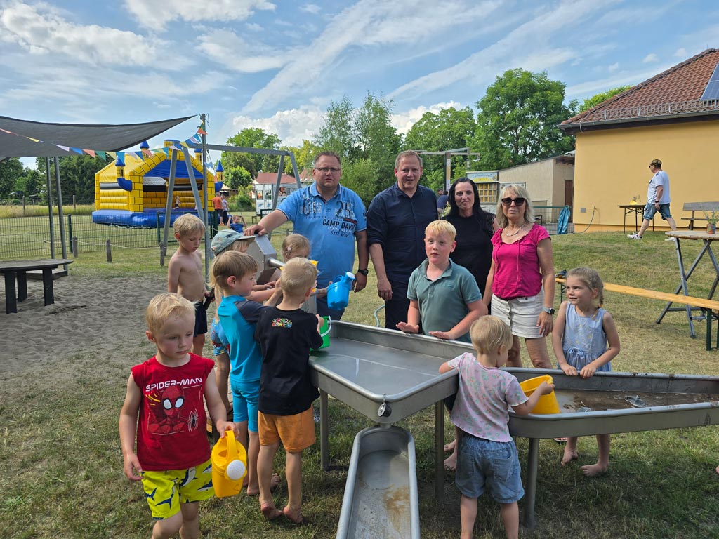 Cammer, Kita Storchennest., Robert Notzke, Bürgermeister Stephan Burow, Jeannine Bühlow, Eve Hammermeister